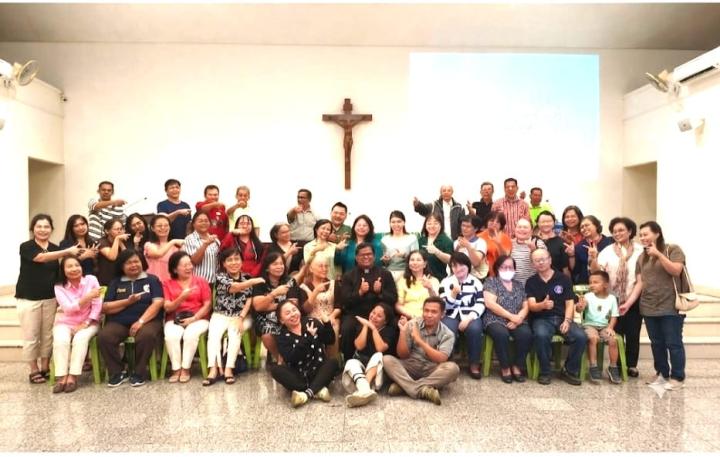 PDPKK St. Lucia Katedral Tanjungkarang Gelar Praise and Worship, Romo Raditya Ajak Umat Buka Mata dan Telinga Rohani